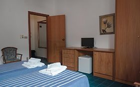 Hotel Mediterraneo  3*